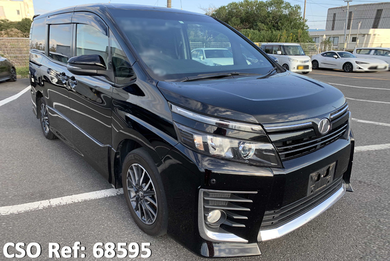 Toyota / Voxy 2014